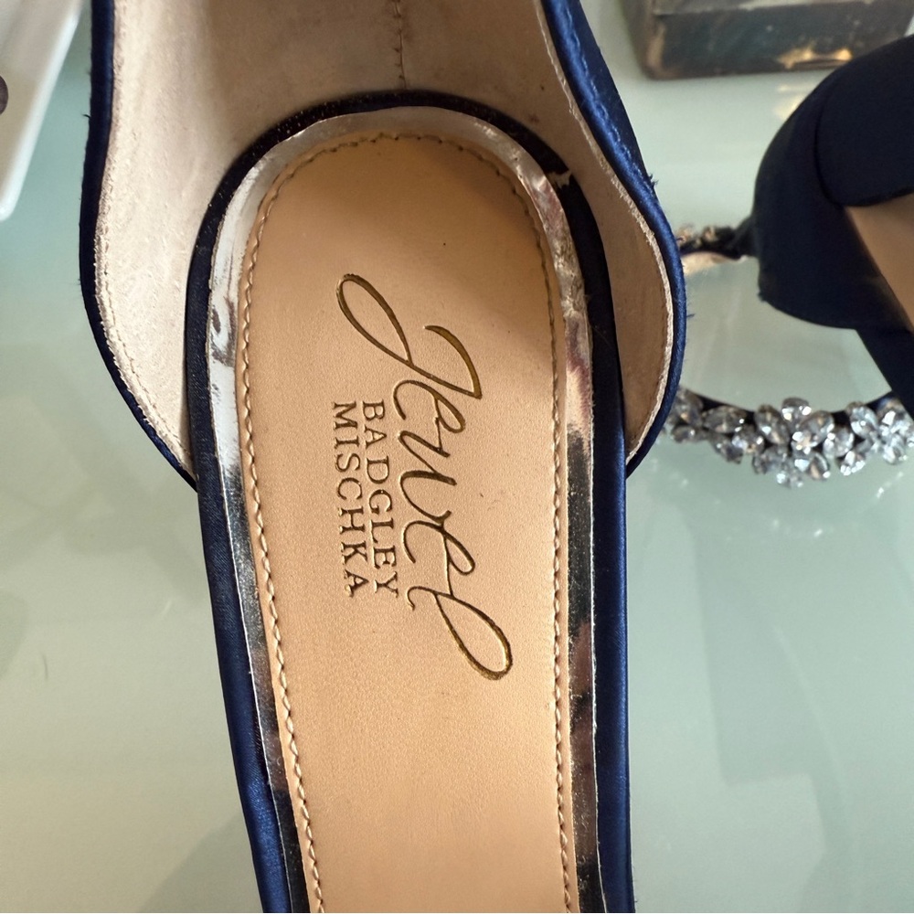 Jewel Badgley Mischka Ollie Pointed Toe Ankle Strap Pump - Picture 4 of 8